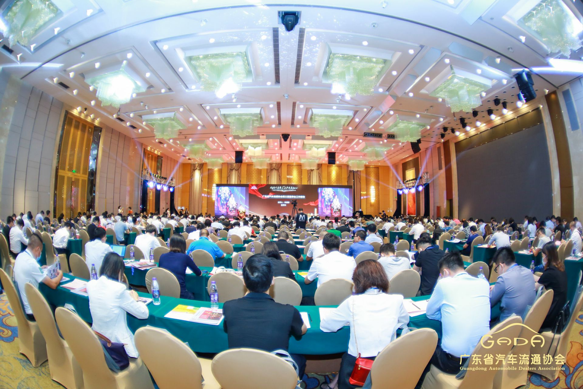 喜报丨南昌宇康咨询与顾问服务有限公司“包揽”省汽车流通行业颁奖礼53项大奖(图1)